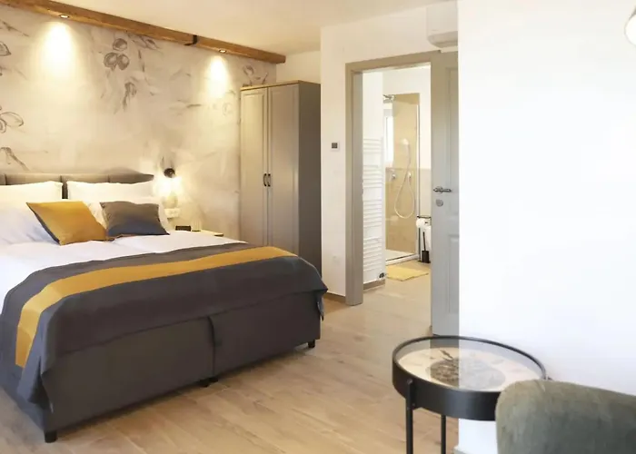 Nyaraló Ulika With Pool *